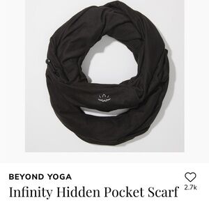 NWT Beyond Yoga Pocket Infinity Scarf